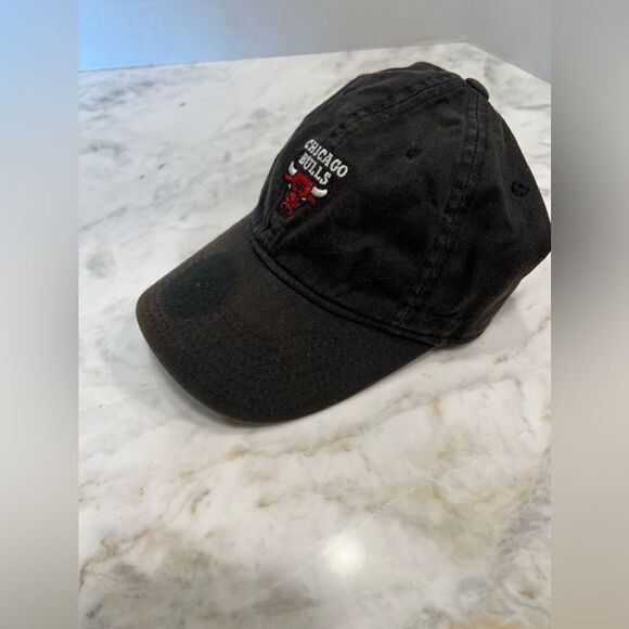 Mitchell & Ness Chicago Bulls Baseball Cap Black Embroidered - Picture 1 of 9